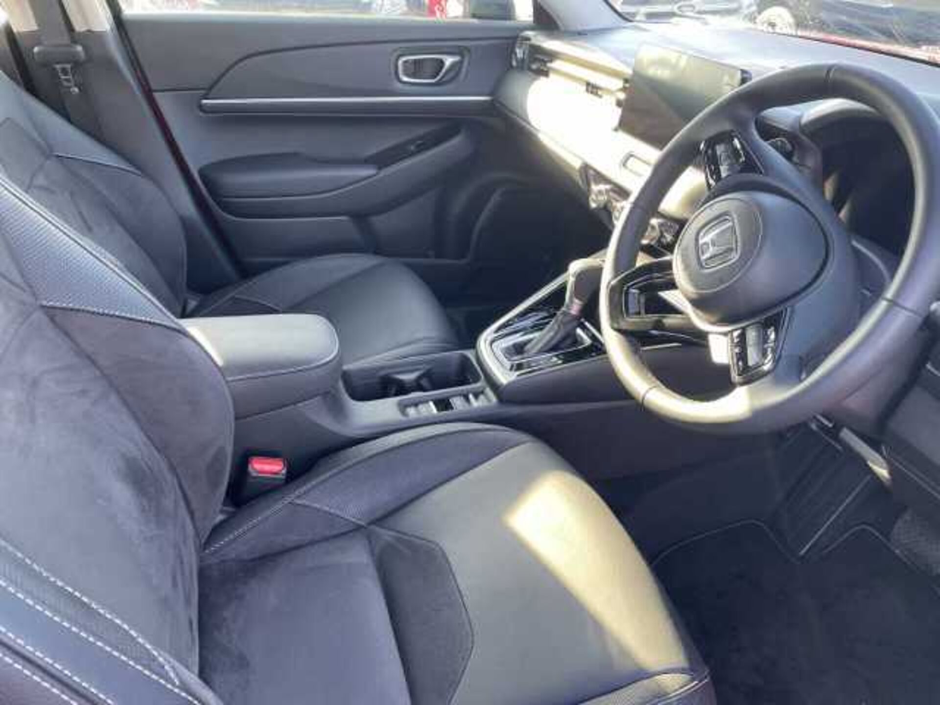 Honda HR-V Hybrid 1.5 i-MMD (131ps) Advance eCVT 5-Door 