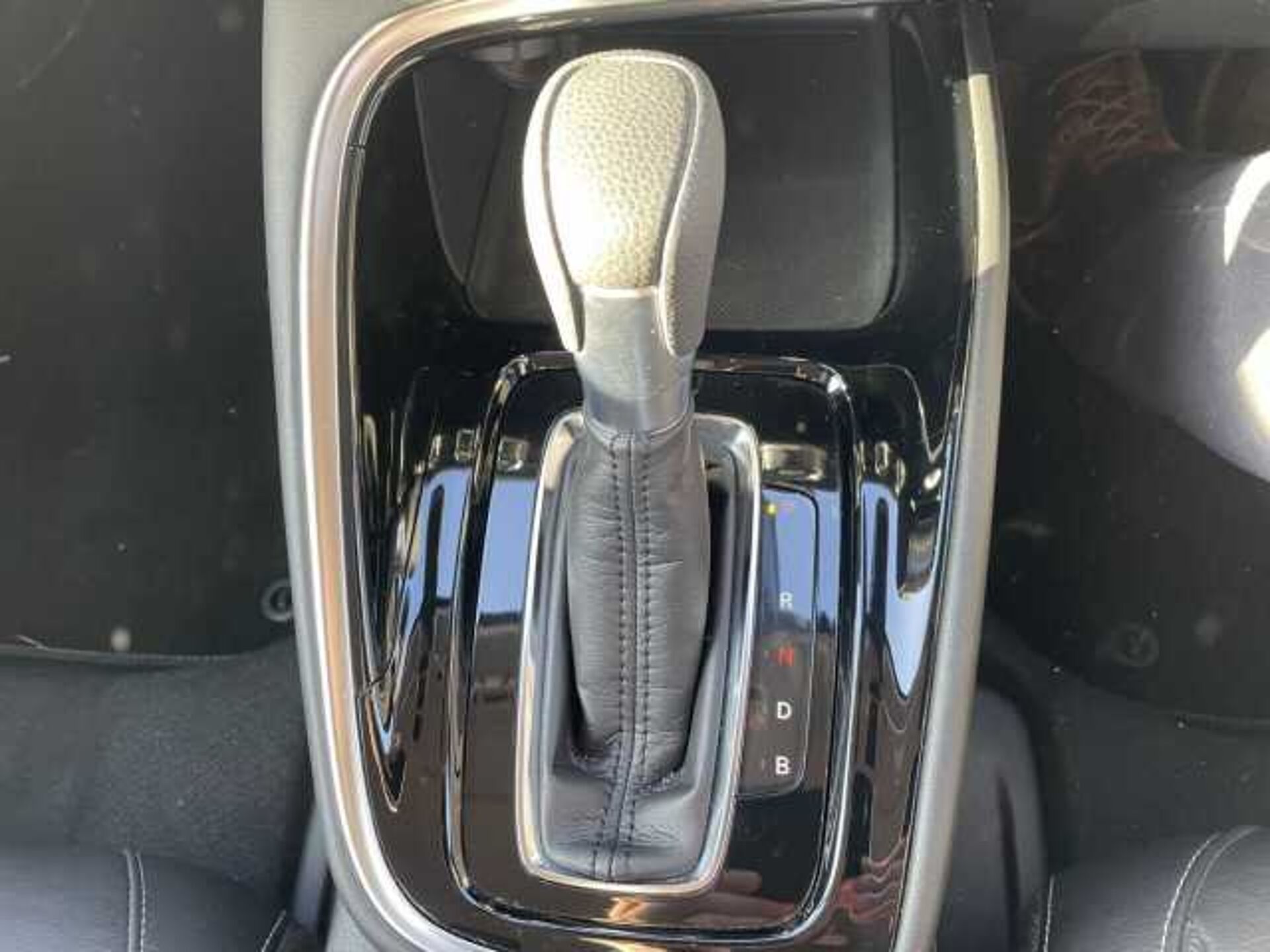 Honda HR-V Hybrid 1.5 i-MMD (131ps) Advance eCVT 5-Door 